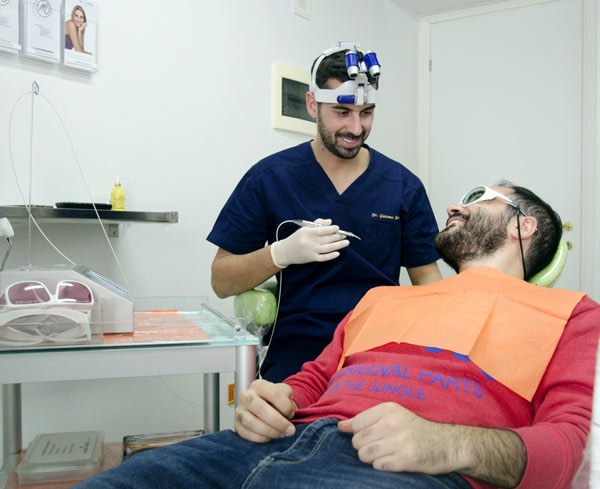 Come superare la paura del dentista: la sedazione cosciente